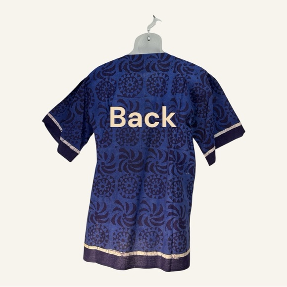 Batik Print Short Sleeve Side Slit Shirt Tunic NWOT Traditional Pattern Size L - Picture 3 of 7